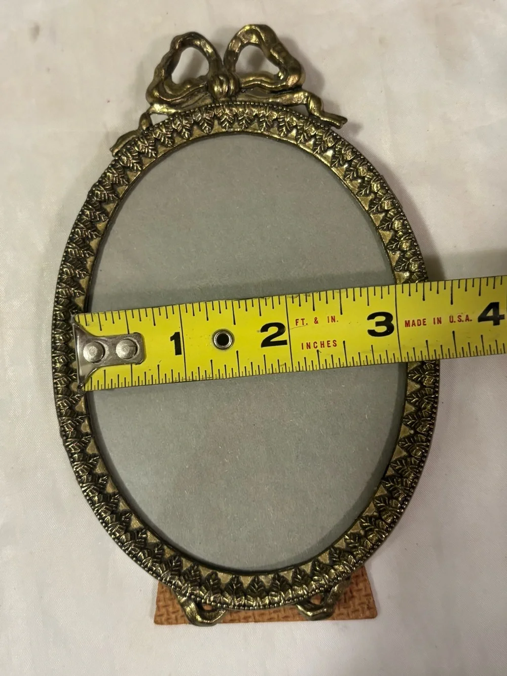 Vintage Italian Gold Oval Decorative Picture Frame with Bow Accent
